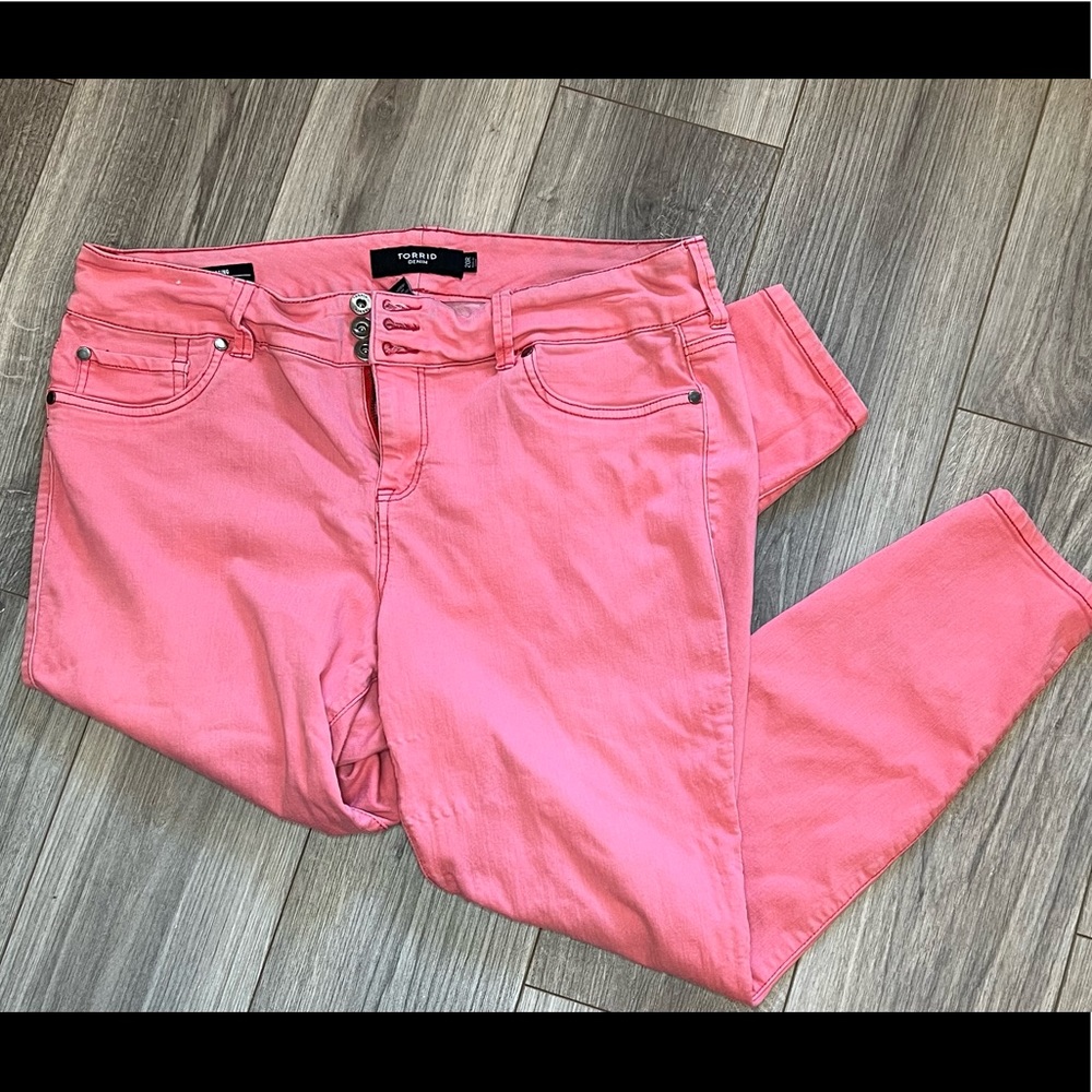 Torrid stonewashed red jeggings